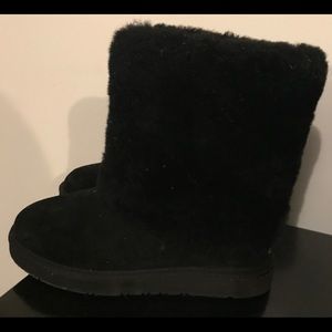 Ugg boots black size 6